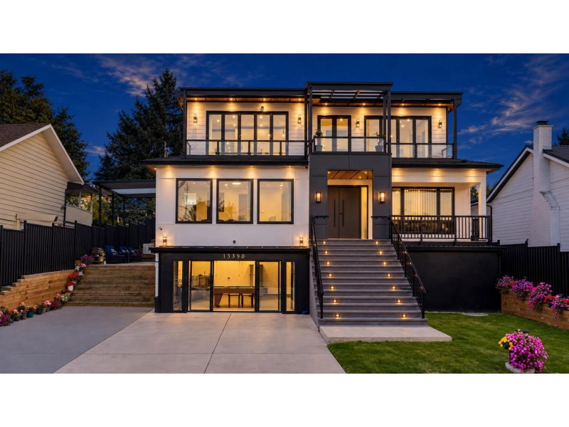 13390 112A Avenue Surrey British Columbia, V3R 2G5 - 10 Bedrooms Home For Sale