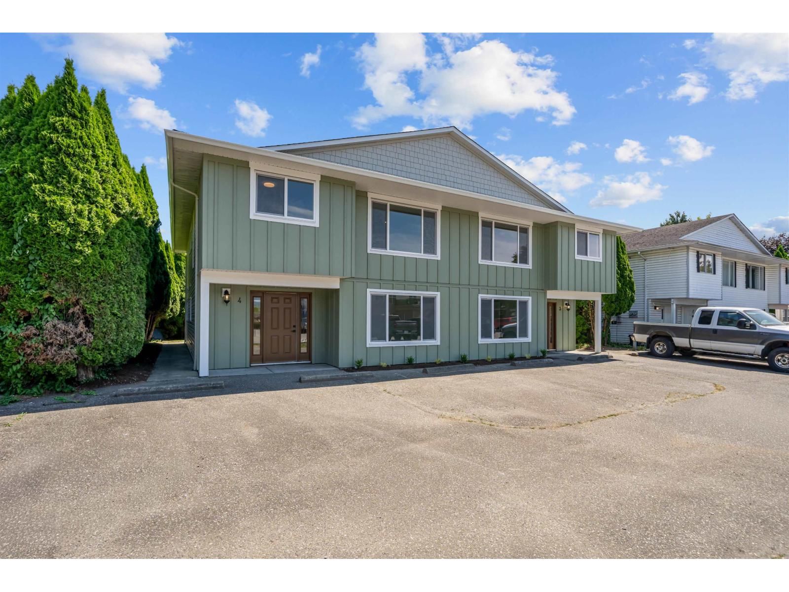 45741 BRITTON Avenue, Chilliwack, British Columbia V2R 3T6