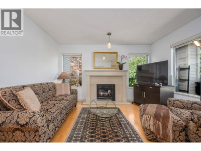 910 8TH Avenue | Vancouver British Columbia | Slide Image Two