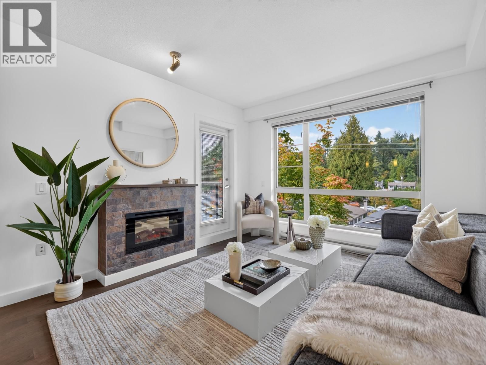 1330 MARINE Drive, North Vancouver, British Columbia V7L 2P7