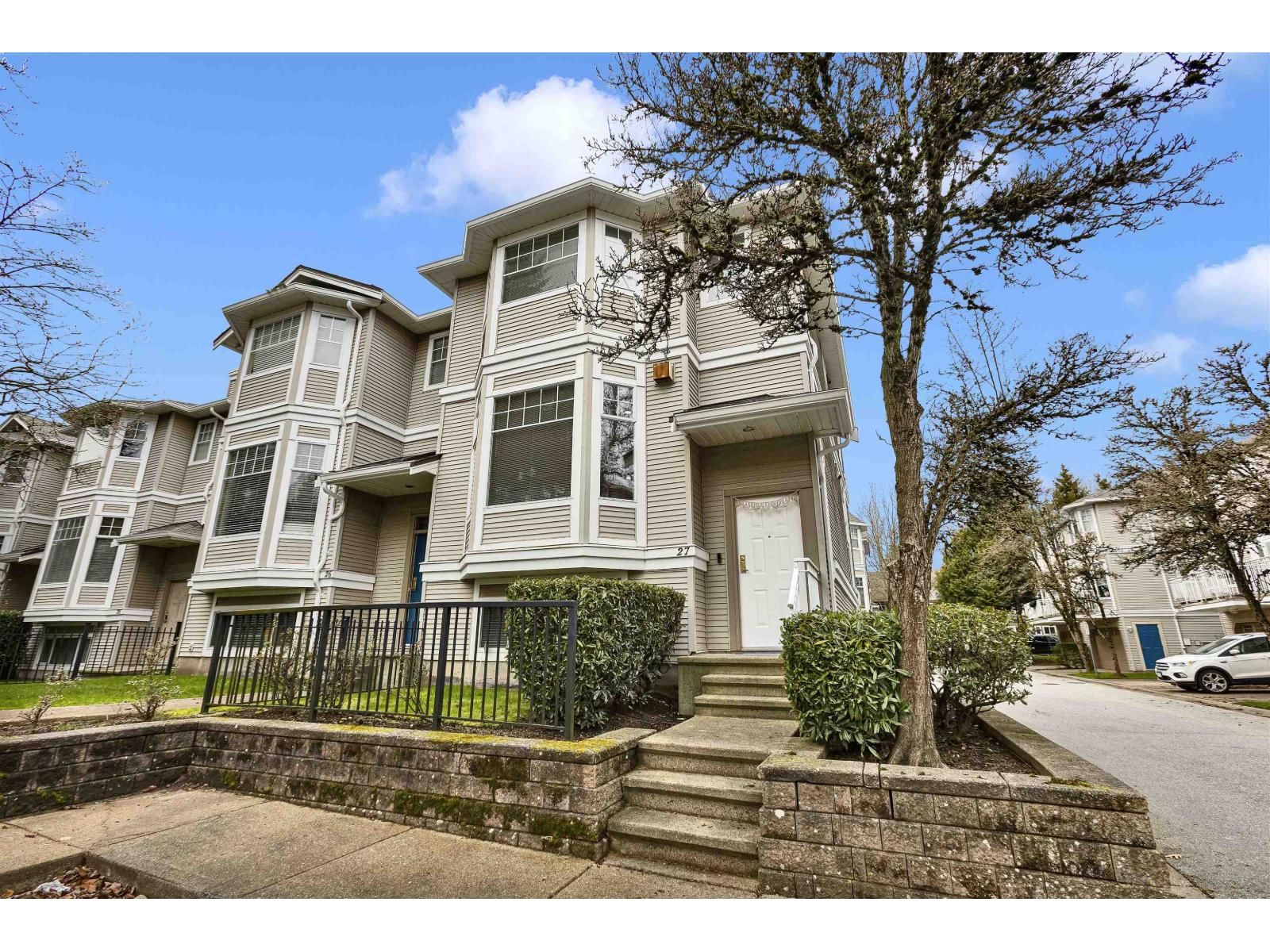 6518 121 Street, Surrey, British Columbia V3W 1C4