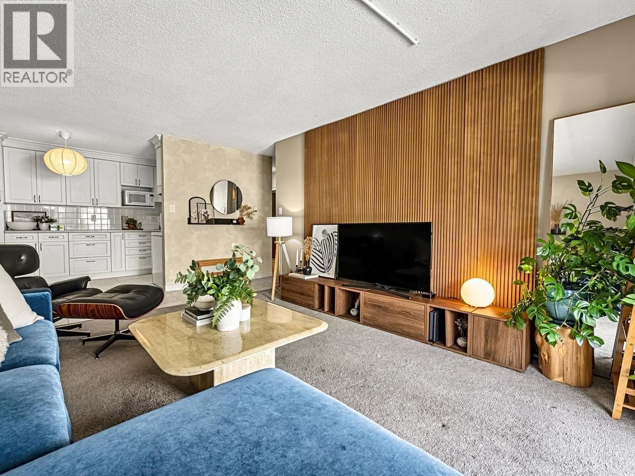 275 2ND Street, North Vancouver, British Columbia V7M 1C9