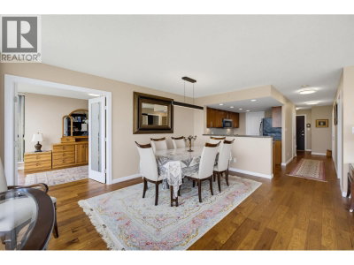 288 UNGLESS Way | Port Moody British Columbia | Slide Image Ten