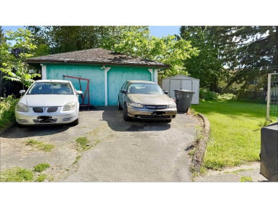 13688 113 Avenue | Surrey British Columbia | Slide Image Three