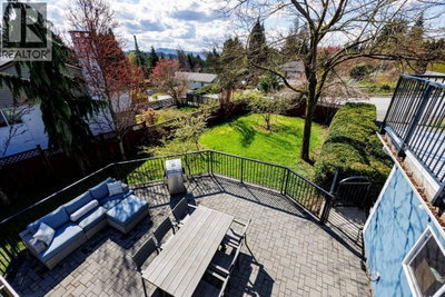 2094 VIEWLYNN Drive | North Vancouver British Columbia | Slide Image Sixteen