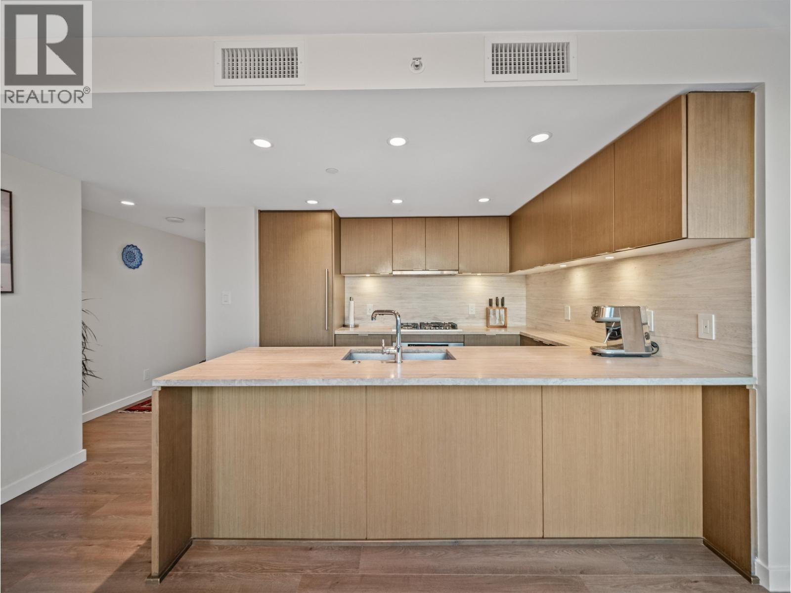 704 - 125 14TH STREET Image 14