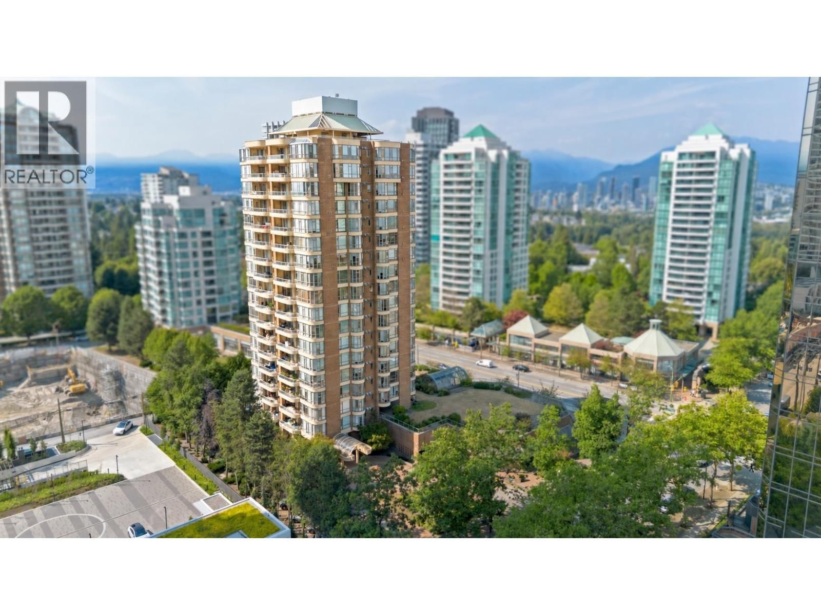 5967 WILSON Avenue, Burnaby, British Columbia V5H 4N9