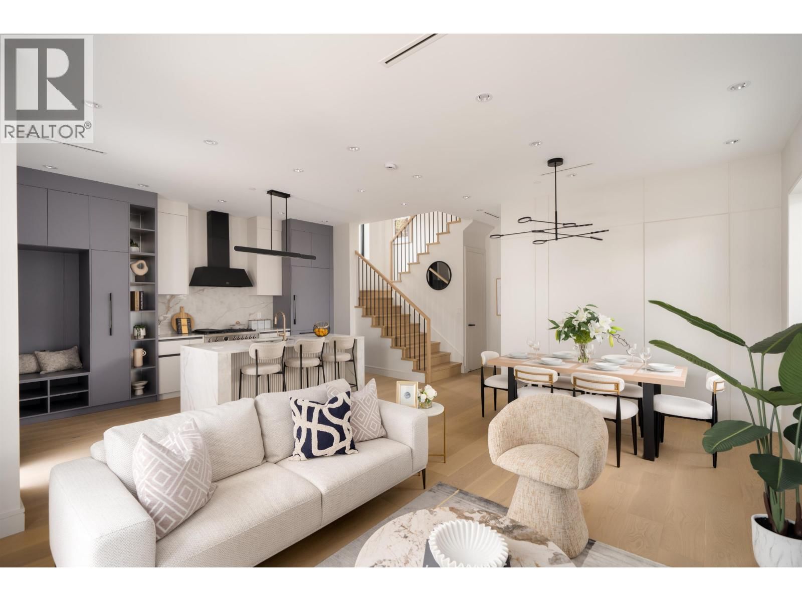 1450 30TH Avenue, Vancouver, British Columbia V5N 3A2