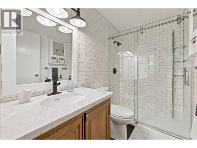 2014 LONDON Lane | Whistler British Columbia | Slide Image Eleven