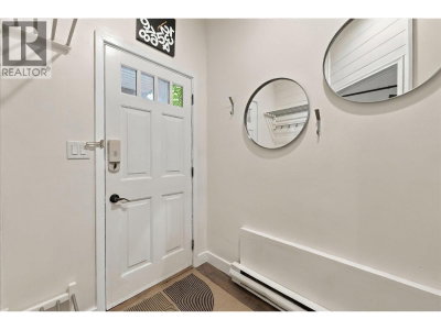 2014 LONDON Lane | Whistler British Columbia | Slide Image Seventeen
