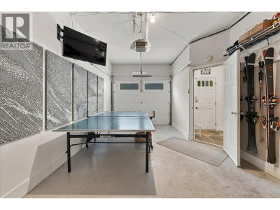 2014 LONDON Lane | Whistler British Columbia | Slide Image Twenty