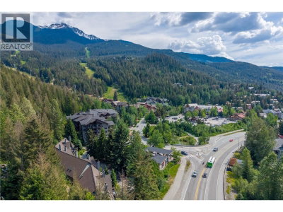 2014 LONDON Lane | Whistler British Columbia | Slide Image Twenty-three