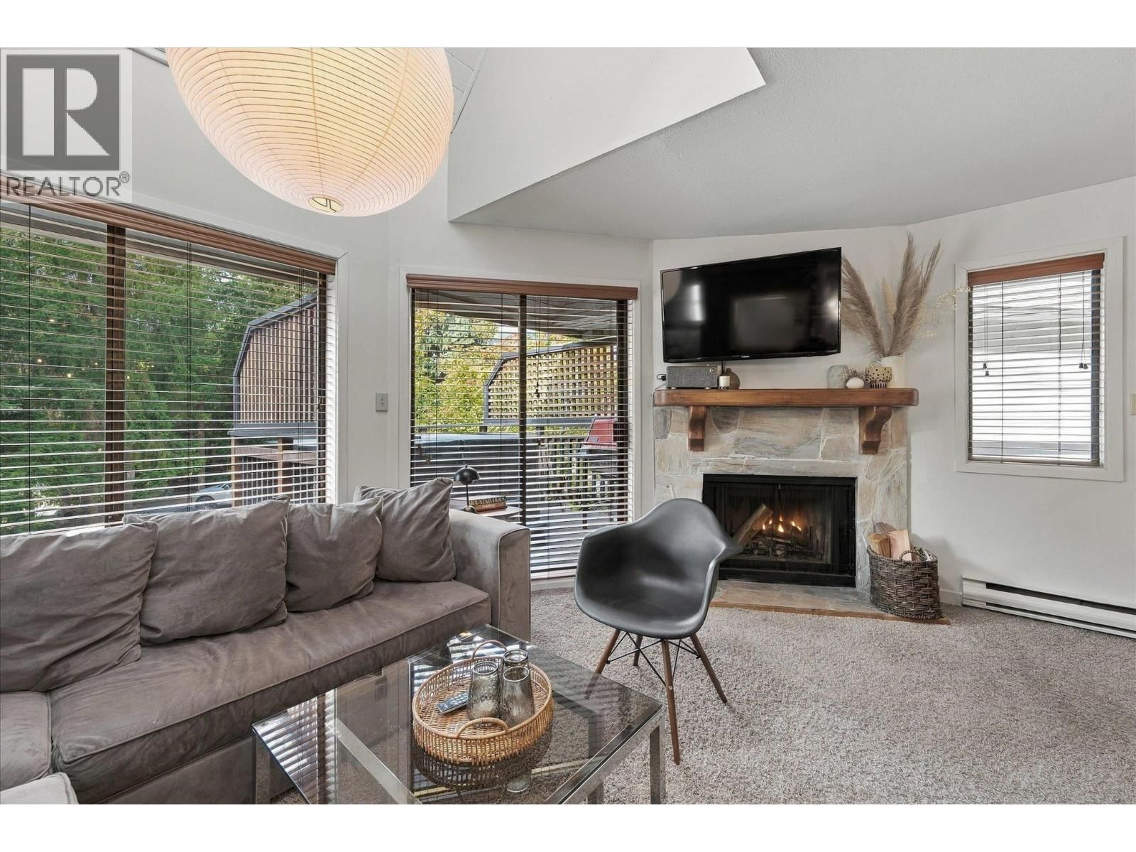 4 2014 LONDON Lane property photo