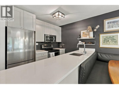 2014 LONDON Lane | Whistler British Columbia | Slide Image Six