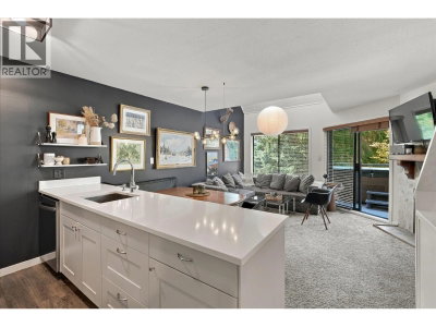 2014 LONDON Lane | Whistler British Columbia | Slide Image Seven
