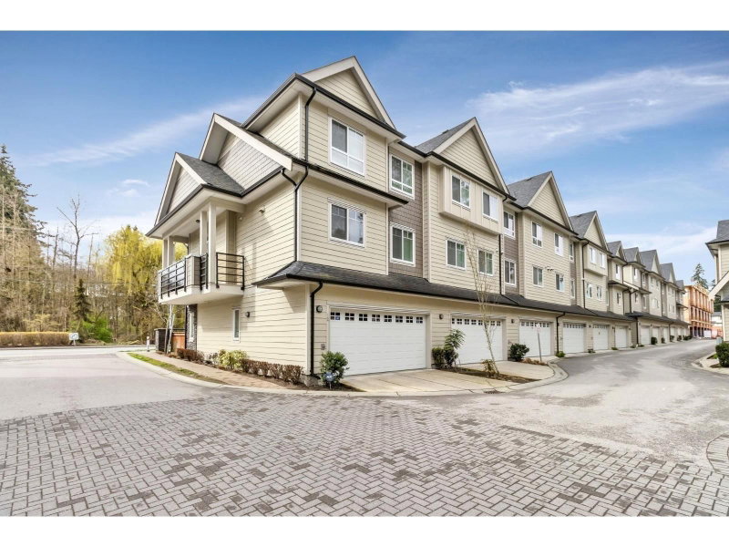 14285 64 Avenue Surrey British Columbia, V3W 1Z2 - 4 Bedrooms Condo For Sale