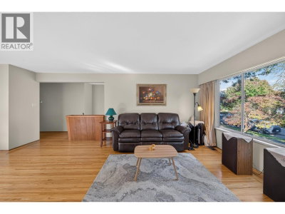 6333 ELGIN Street | Vancouver British Columbia | Slide Image Eight