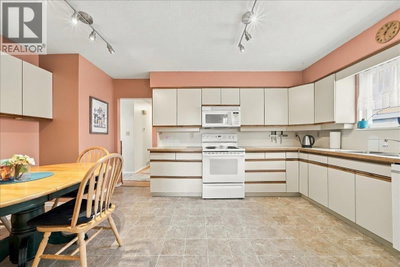 3836 SEFTON Street | Port Coquitlam British Columbia | Slide Image Eight