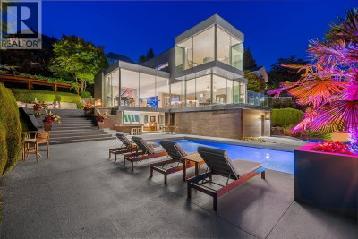 2331 WESTHILL Drive | West Vancouver British Columbia | Slide Image Fifteen