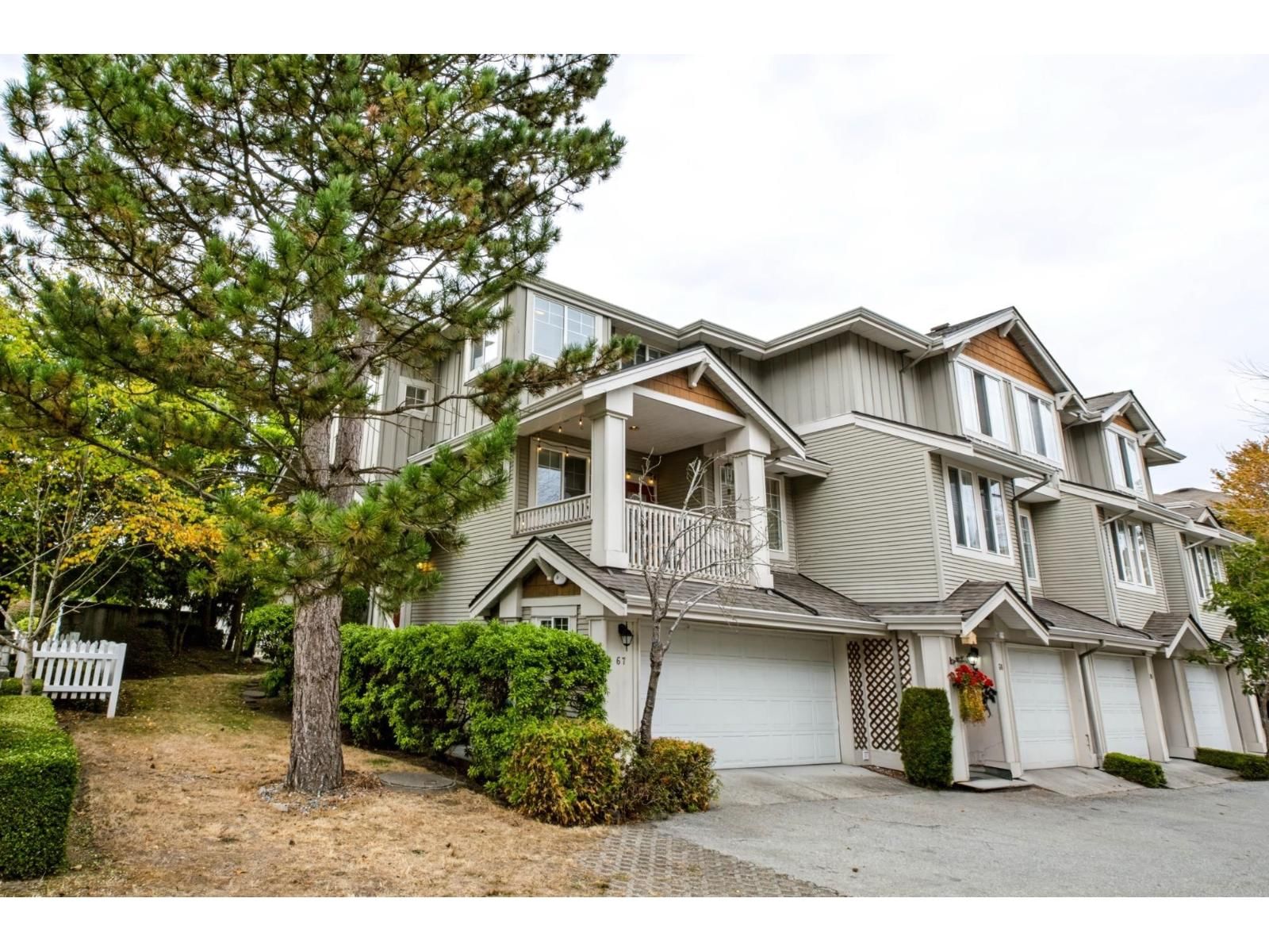 14877 58 Avenue, Surrey, British Columbia V3S 8Y9