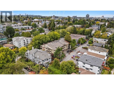 853 7 Avenue | Vancouver British Columbia | Slide Image Twenty-eight