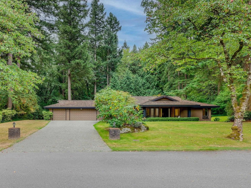 2910 CHANTRELL Place Surrey British Columbia, V4A 4A5 - 3 Bedrooms Home For Sale