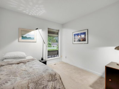 2910 CHANTRELL Place | Surrey British Columbia | Slide Image Nineteen