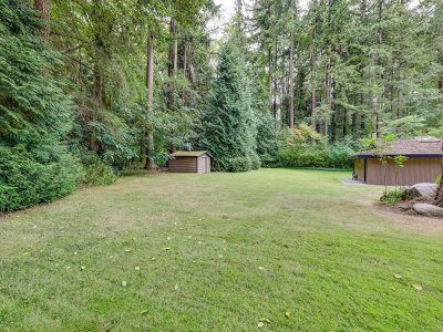 2910 CHANTRELL Place | Surrey British Columbia | Slide Image Thirty-two