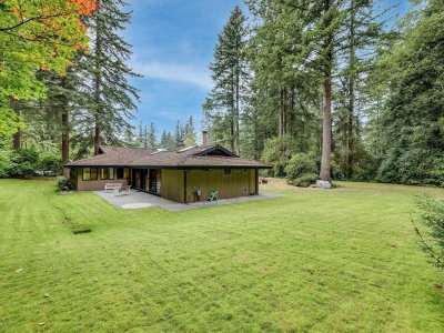 2910 CHANTRELL Place | Surrey British Columbia | Slide Image Thirty-five
