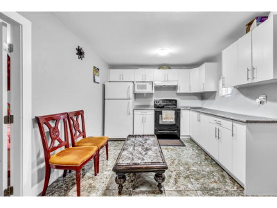 6268 129 Street | Surrey British Columbia | Slide Image Twenty-four
