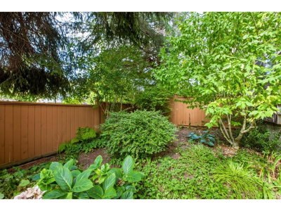 1442 BLACKWOOD Street | White Rock British Columbia | Slide Image Twenty-four
