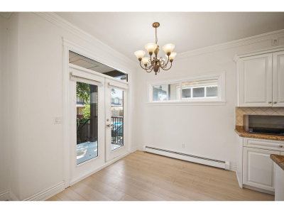 15554 RUSSELL Avenue | White Rock British Columbia | Slide Image Fifteen
