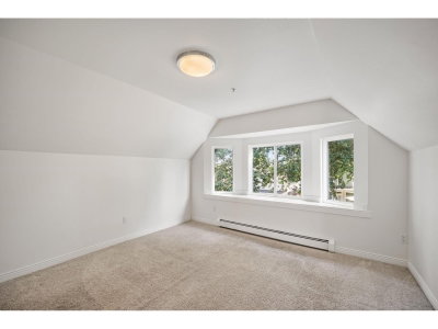 15554 RUSSELL Avenue | White Rock British Columbia | Slide Image Nineteen