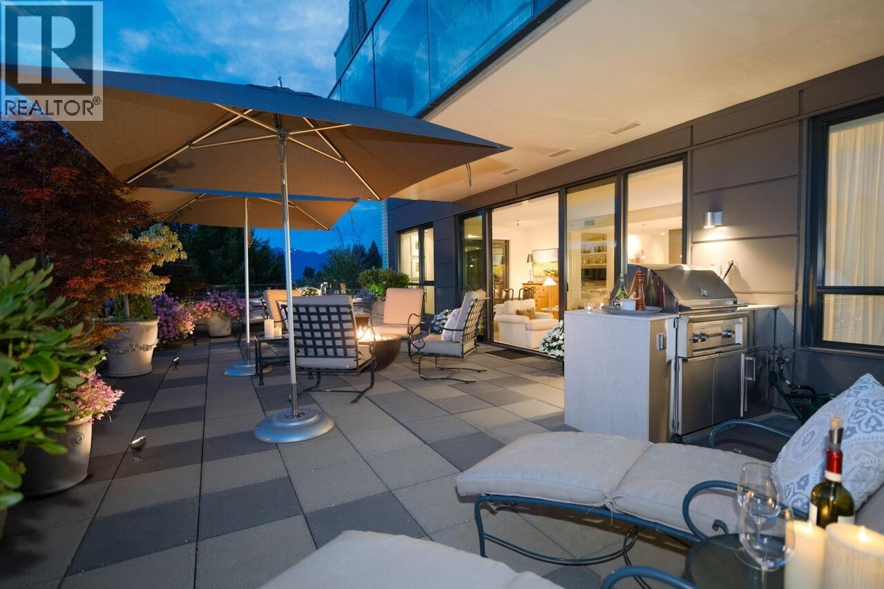 4427 CAMBIE Street, Vancouver, British Columbia V5Z 2Y8
