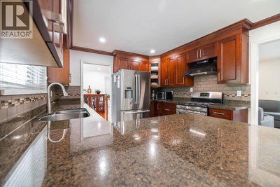 432 RIVERVIEW Crescent | Coquitlam British Columbia | Slide Image Ten