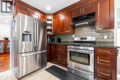 432 RIVERVIEW Crescent | Coquitlam British Columbia | Slide Image Nine