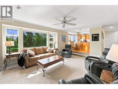 3950 SPARROW Lane | North Vancouver British Columbia | Slide Image Fourteen