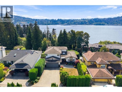 3950 SPARROW Lane | North Vancouver British Columbia | Slide Image Three