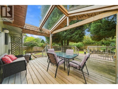 2161 FLORALYNN Crescent | North Vancouver British Columbia | Slide Image Twelve