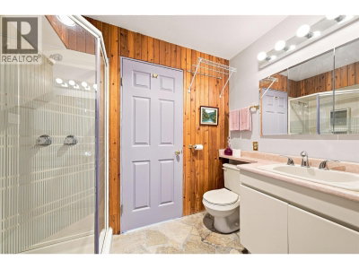 2161 FLORALYNN Crescent | North Vancouver British Columbia | Slide Image Eighteen