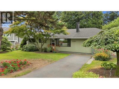 2161 FLORALYNN Crescent | North Vancouver British Columbia | Slide Image Thirty-two