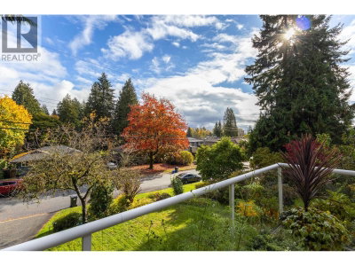 3063 ROYAL Avenue | North Vancouver British Columbia | Slide Image Seventeen