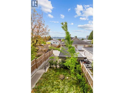 954 EDGAR Avenue | Coquitlam British Columbia | Slide Image Ten