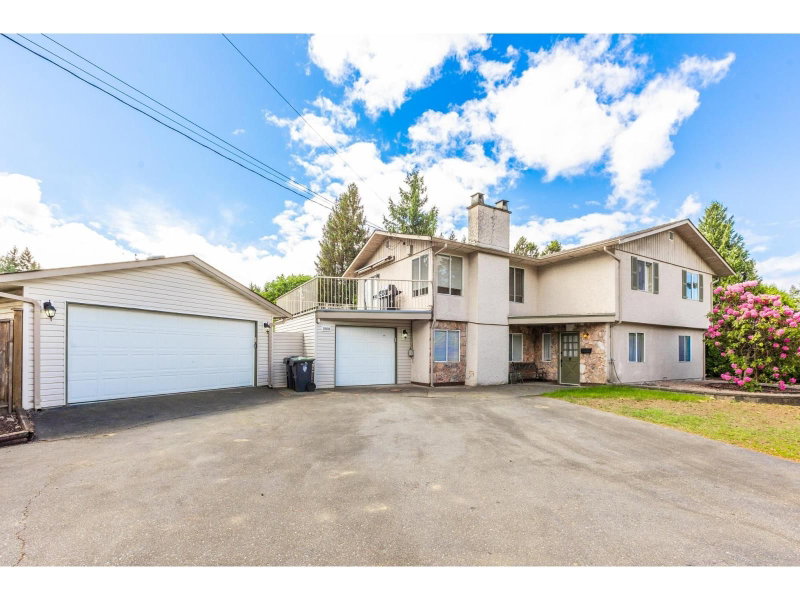 20554 43A Avenue Langley British Columbia, V3A 3C8 - 5 Bedrooms Home For Sale