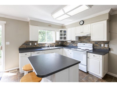 20554 43A Avenue | Langley British Columbia | Slide Image Ten