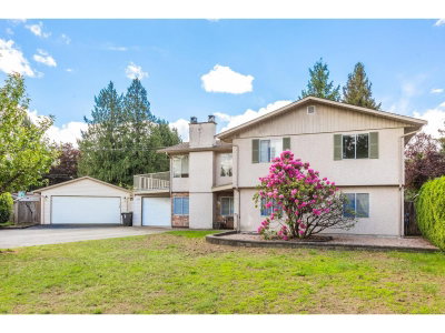 20554 43A Avenue | Langley British Columbia | Slide Image Three