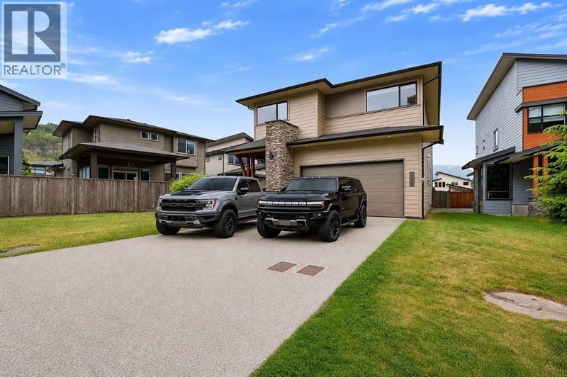39340 FALCON Crescent Squamish British Columbia, V8B 0Y9 - 4 Bedrooms Home For Sale