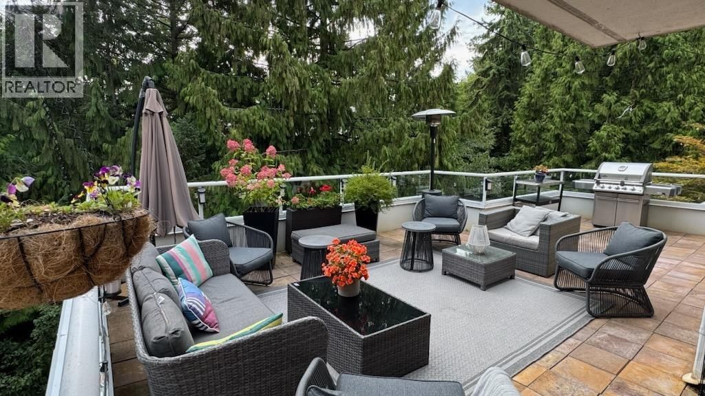 2425 EDGEMONT Boulevard, North Vancouver, British Columbia V7P 2L2
