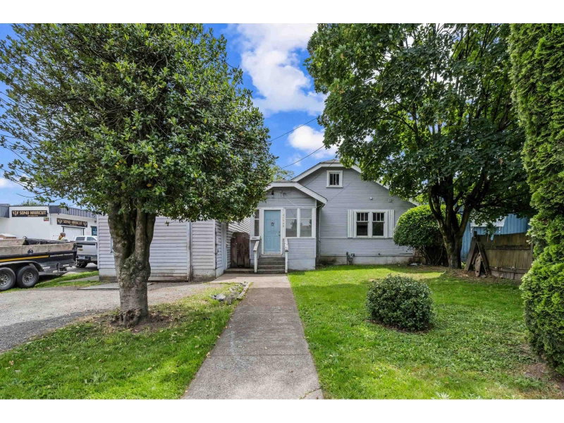 45948 CHESTERFIELD Avenue Chilliwack British Columbia, V2P 1M4 - 2 Bedrooms Home For Sale