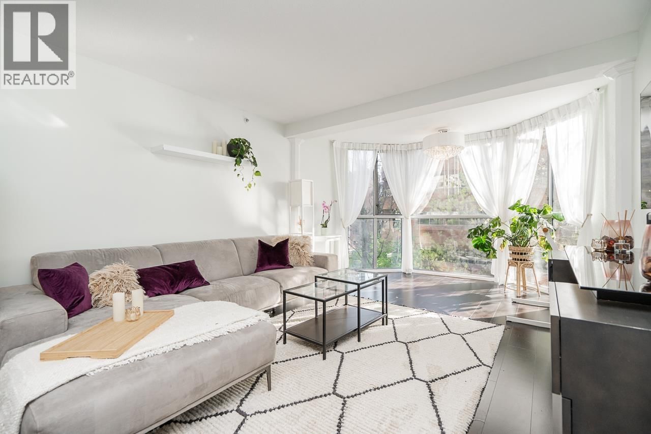 811 HELMCKEN Street, Vancouver, British Columbia V6Z 1B1